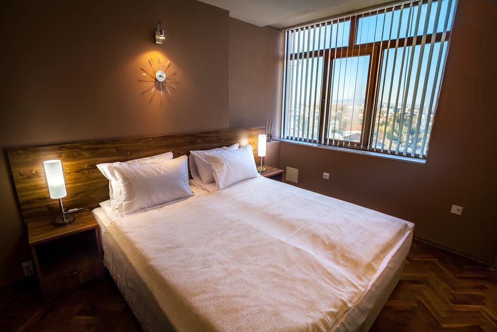 Panorama Top Floor Rooms in Hotel Tundzha Yambol Buitenkant foto