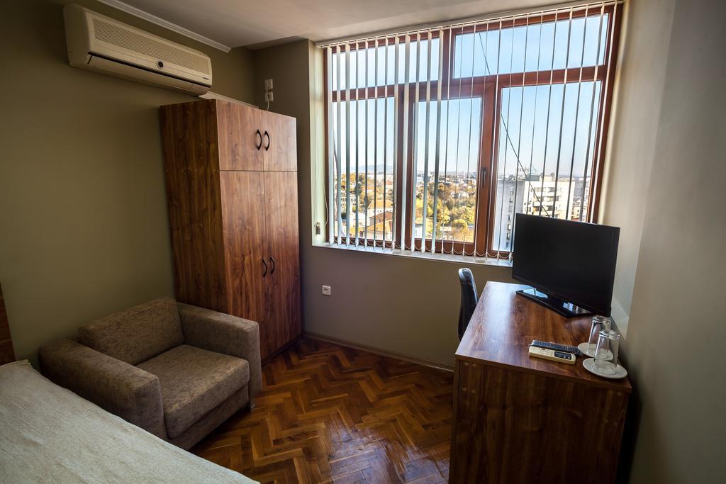 Panorama Top Floor Rooms in Hotel Tundzha Yambol Buitenkant foto