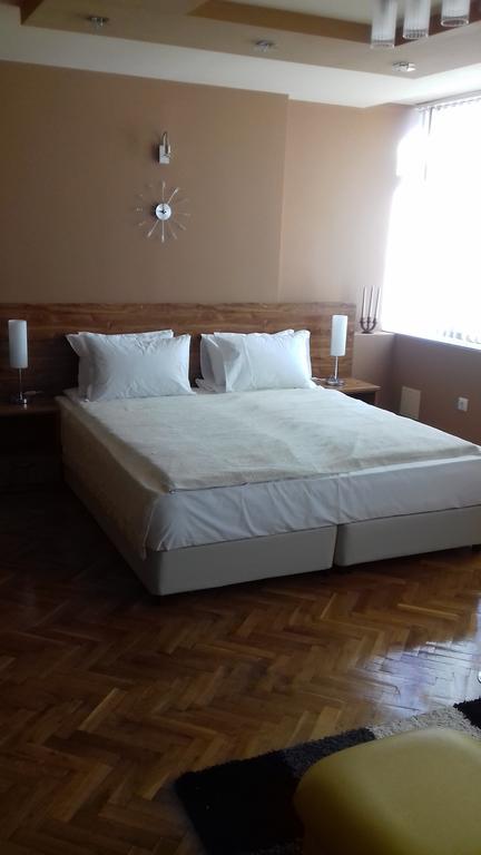 Panorama Top Floor Rooms in Hotel Tundzha Yambol Buitenkant foto